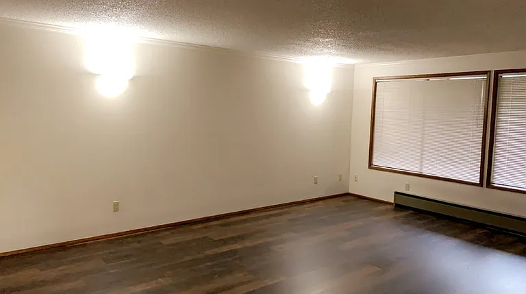 305 La Villa Dr — Photo 6
