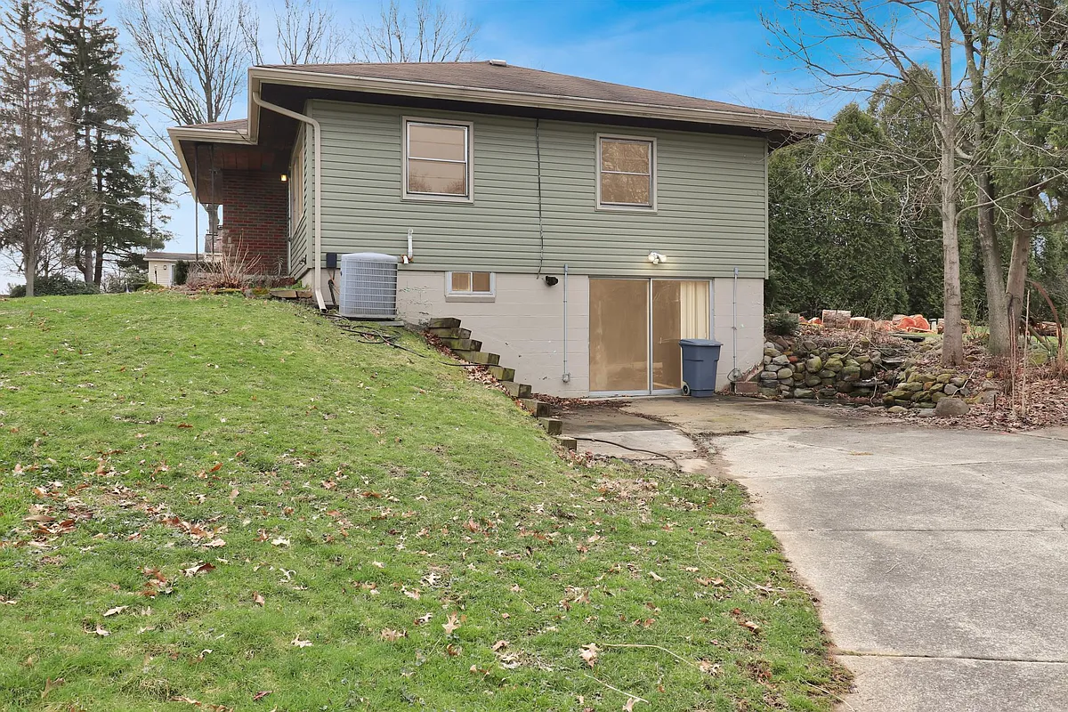 Building Photo - 3156 Conlin Dr
