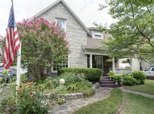 1452 N Summit Ave, Springfield, MO 65802