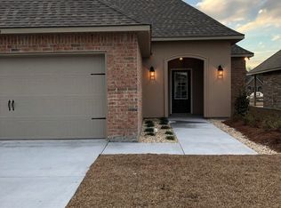 1040 Deer Pass Dr, Baton Rouge, LA 70820