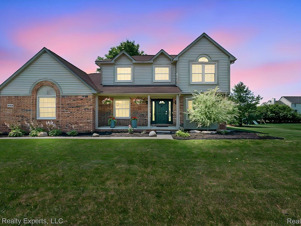1st image of 11016 Pembrooke Cir