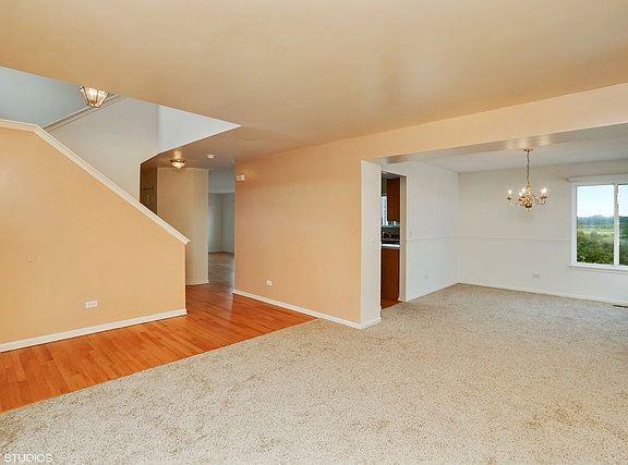 3rd image of 39624 N Queensbury Ln