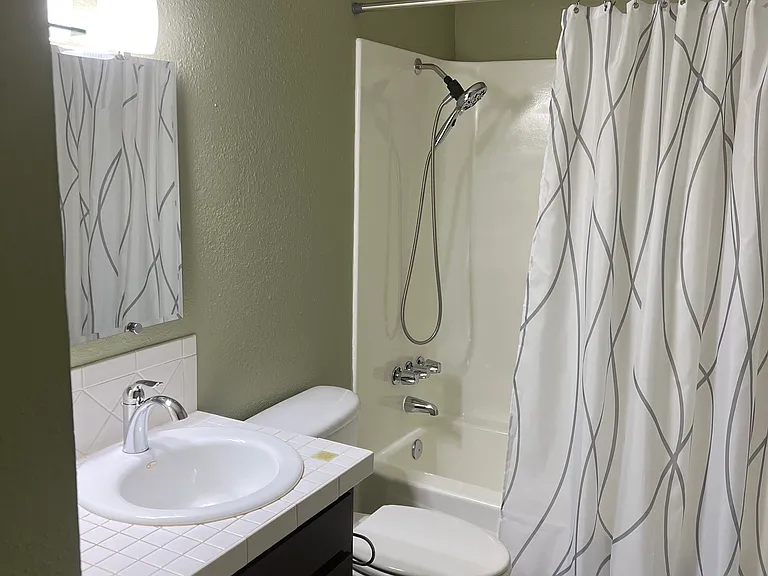 2302 E Side Dr — Photo 9