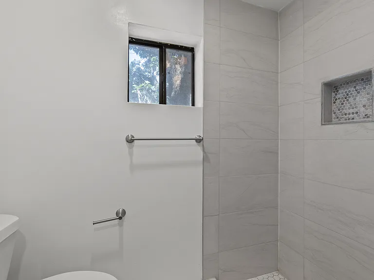 620 Sudderth Dr #4 — Photo 12