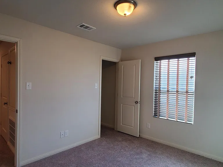 5584 Fox Bluff Dr — Photo 20