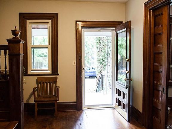 3rd image of 248 Ashland Ave