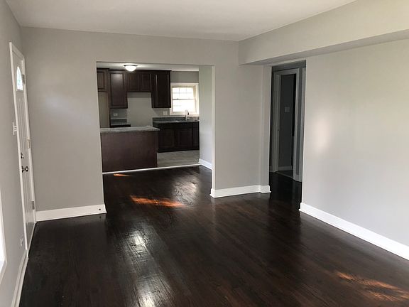 3rd image of 920 N Harold Ave