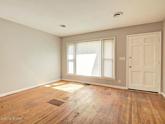 3rd image of 4222 Buxton Dr