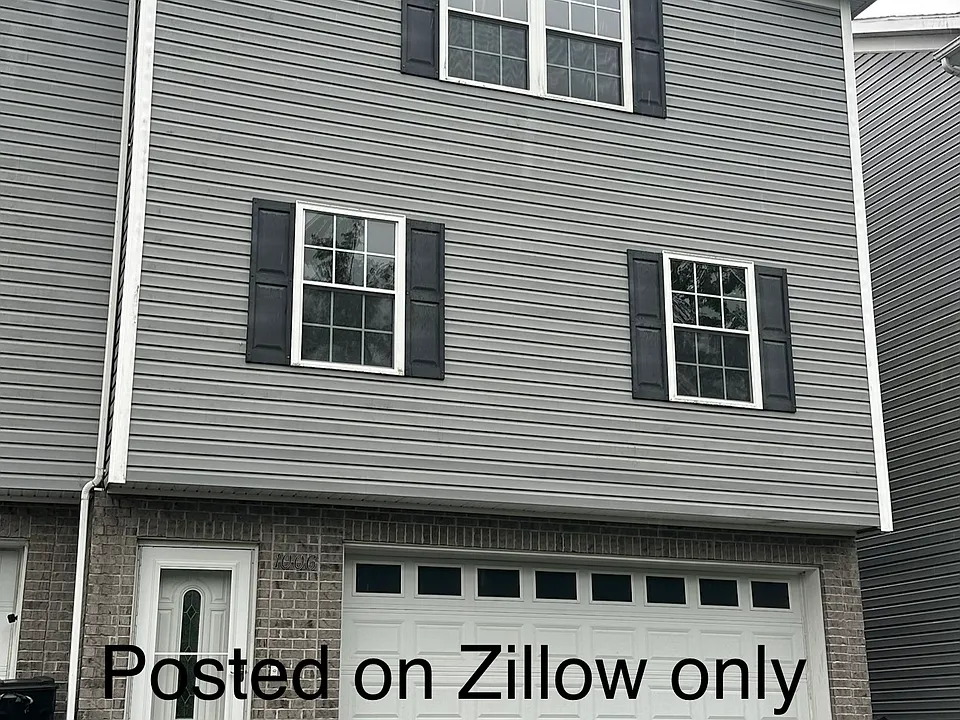 1006 W Canyon Dr