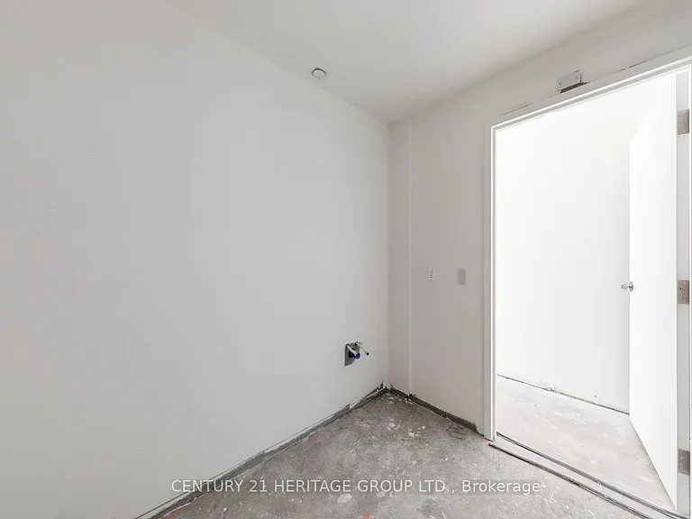 8888 Yonge St #103-L/W — Photo 38