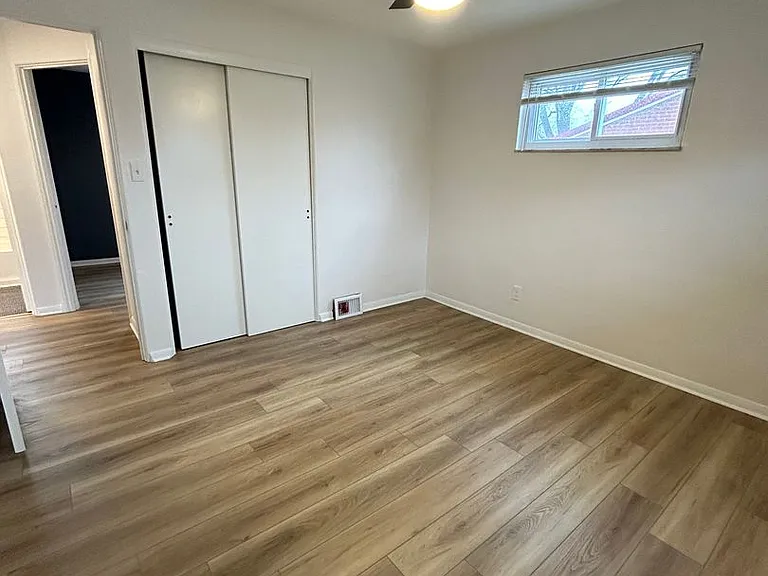 506 Crescent Boulevard Ext — Photo 44