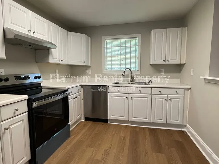 1135 Coleman St SW — Photo 13