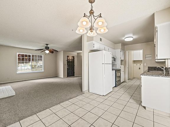 4th image of 3443 W Oswego Ave