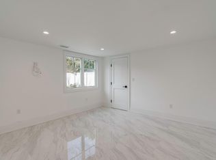 2934 Lonni Ln, Merrick, NY 11566