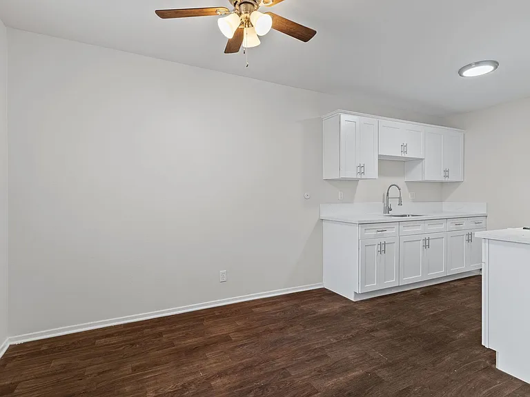 8331 Lampson Avenue — Photo 15