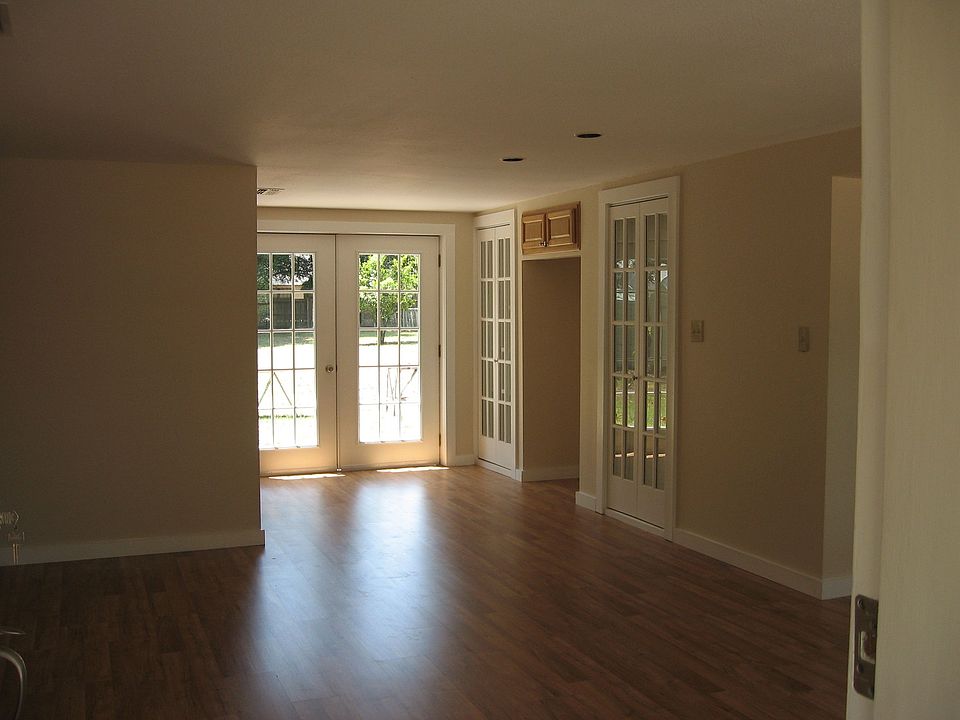 2nd image of 817 Haynes Rd