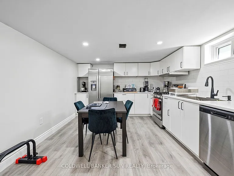 20 Maple Ln #BASEMENT — Photo 11