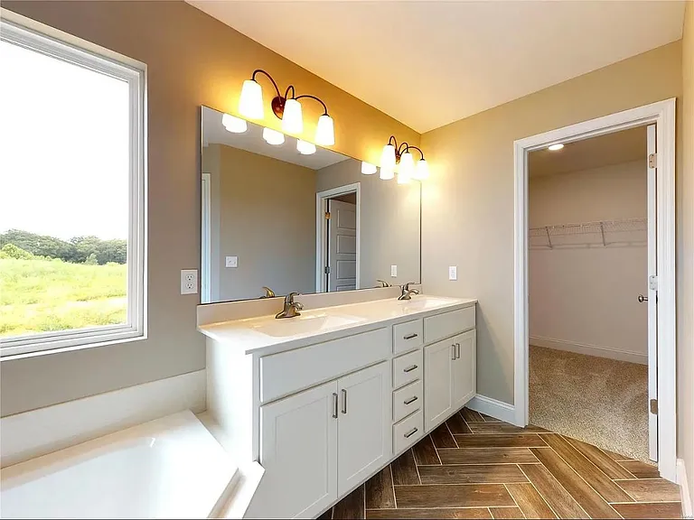 1047 Timber Bluff Dr — Photo 15