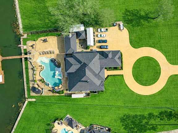 2nd image of 17729 Southpoint Rd