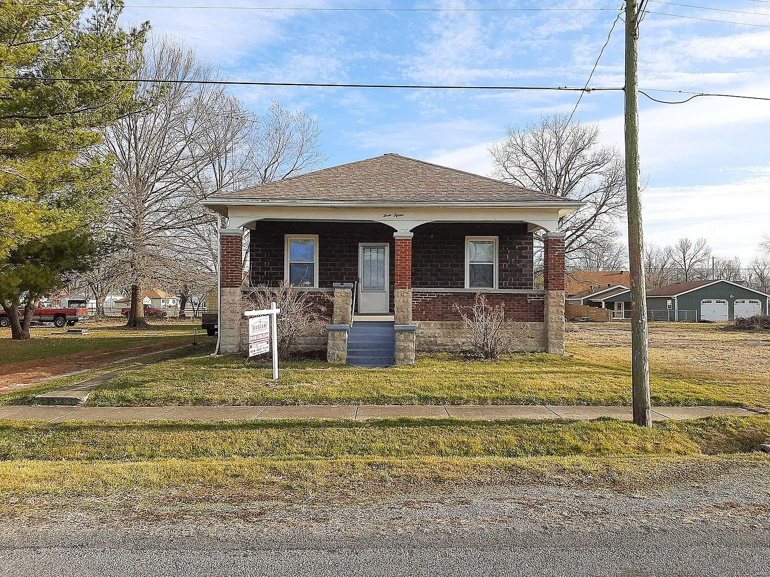 315 S 1st St photo 1