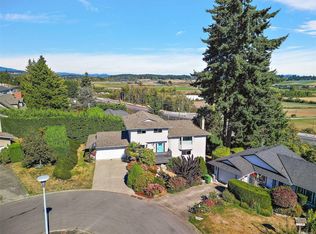 2518 Monte Vista Pl, Central Saanich, BC V8Z 6Y3