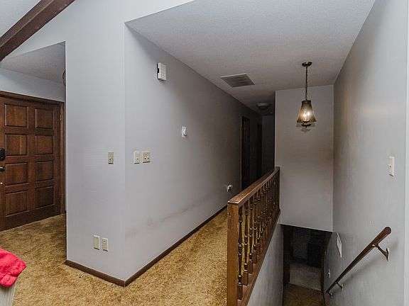 3rd image of 605 N Iowa St