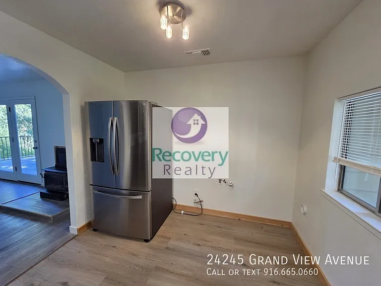24245 Grand View Ave — Photo 14