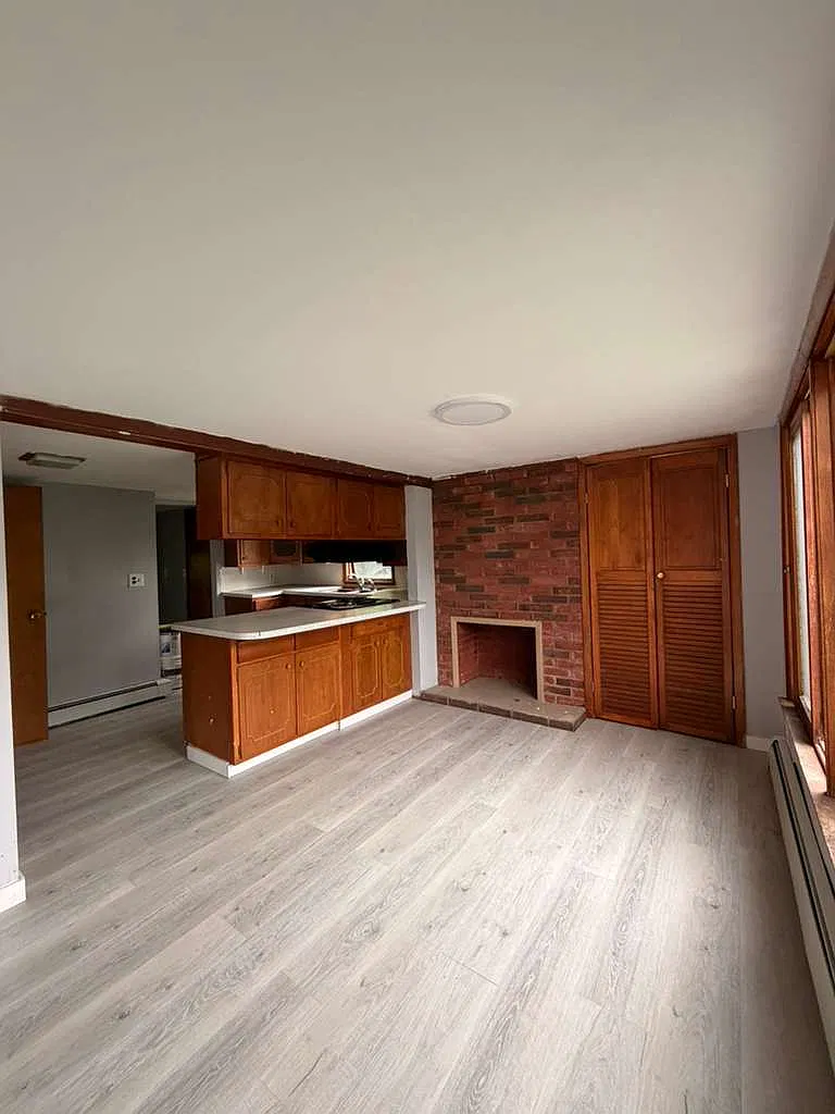 5 bed, 1.5 bath, 1800 sqft, $2,290 — Photo 3