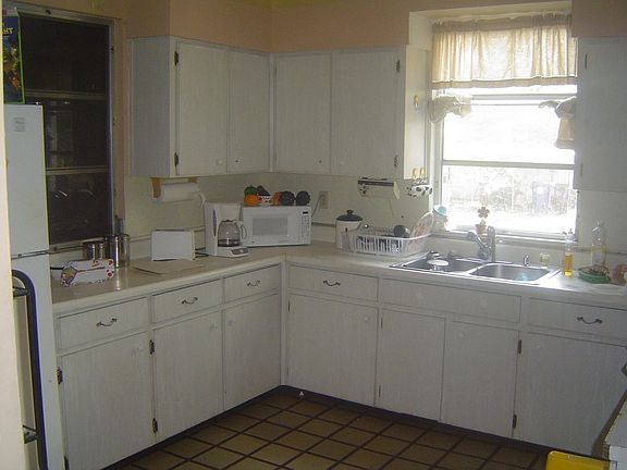 3rd image of 2818 N Taliaferro Ave