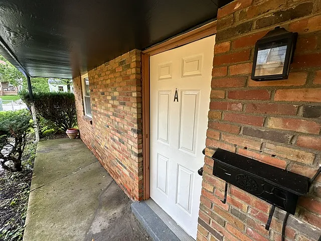 2 bed, $1,200 — Photo 3