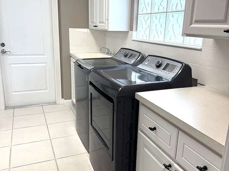 5828 Helicon Pl — Photo 16
