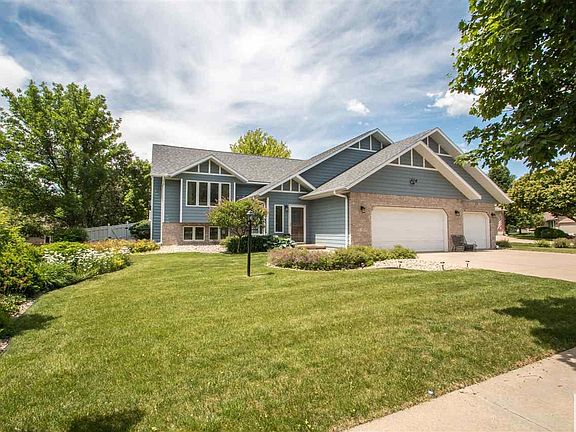 2nd image of 3533 Strawberry Ln