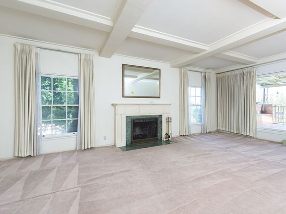 2nd image of 3748 Crestway Pl