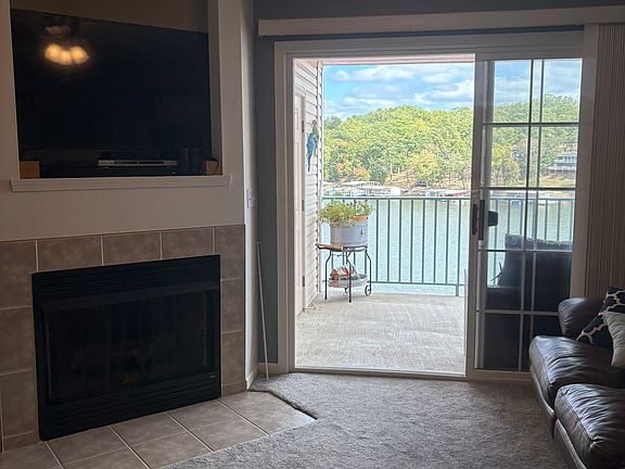 5th image of 194 Sac Rd #303