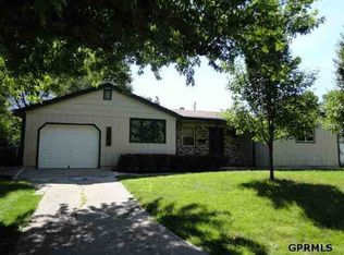 1317 N 61st St, Omaha, NE 68132