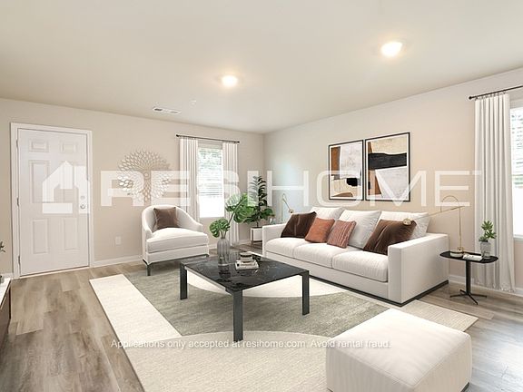 4th image of 1072 Briar Creek Ct NE