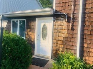 35 Russell Ave APT A, Plainville, CT 06062
