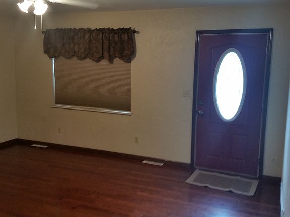 16'x13' Living Room 