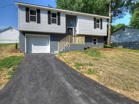 3rd image of 1203 Idlewylde Cir