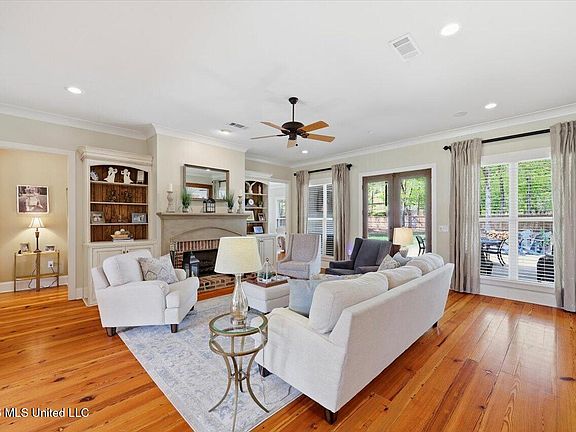 5th image of 1222 Centre Ct