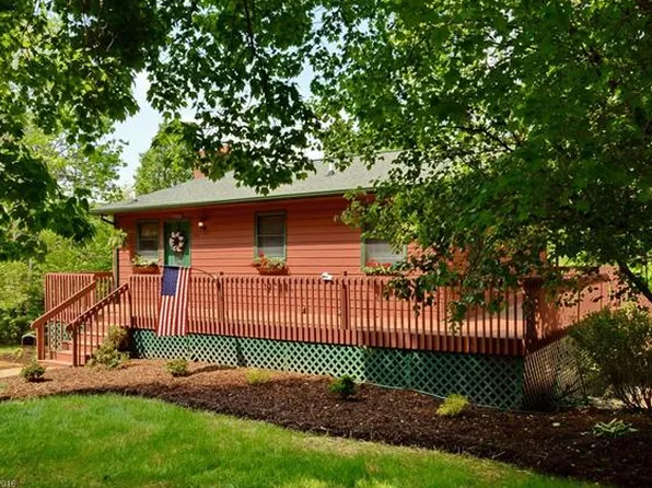 106 Bob White Rd, Lake Lure, NC 28746