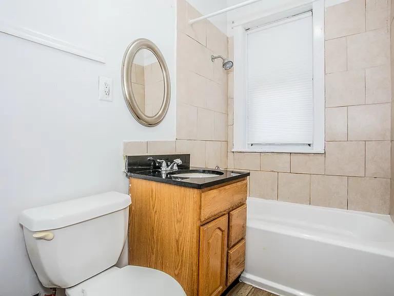 4636 W Barry Ave #1 — Photo 5