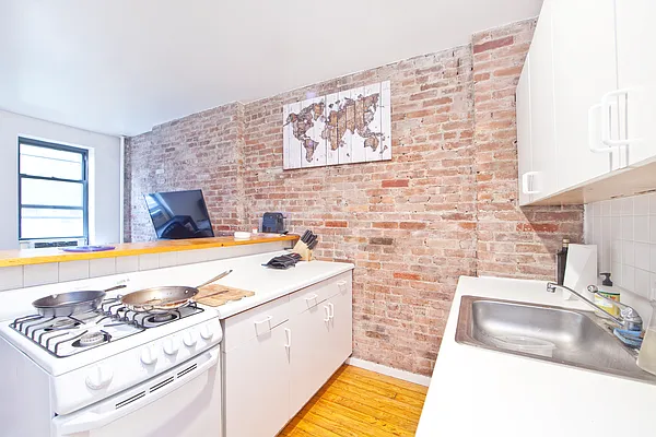 Rented by R New York | media 17