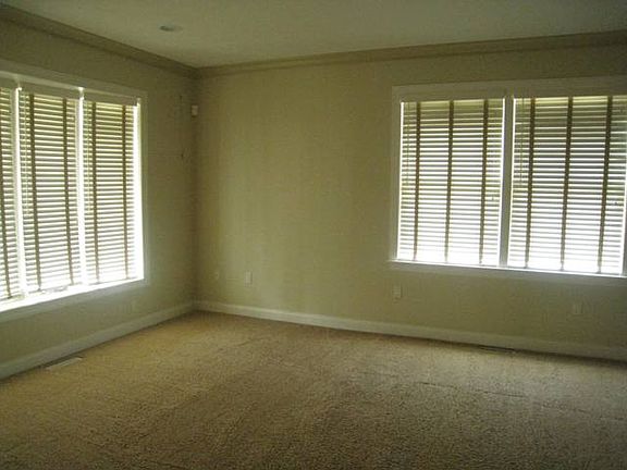3rd image of 3601 Waterview Blvd