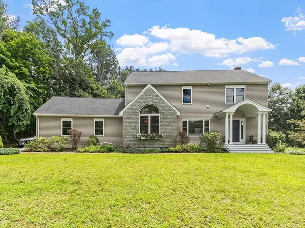 94 Central St, Andover, MA 01810