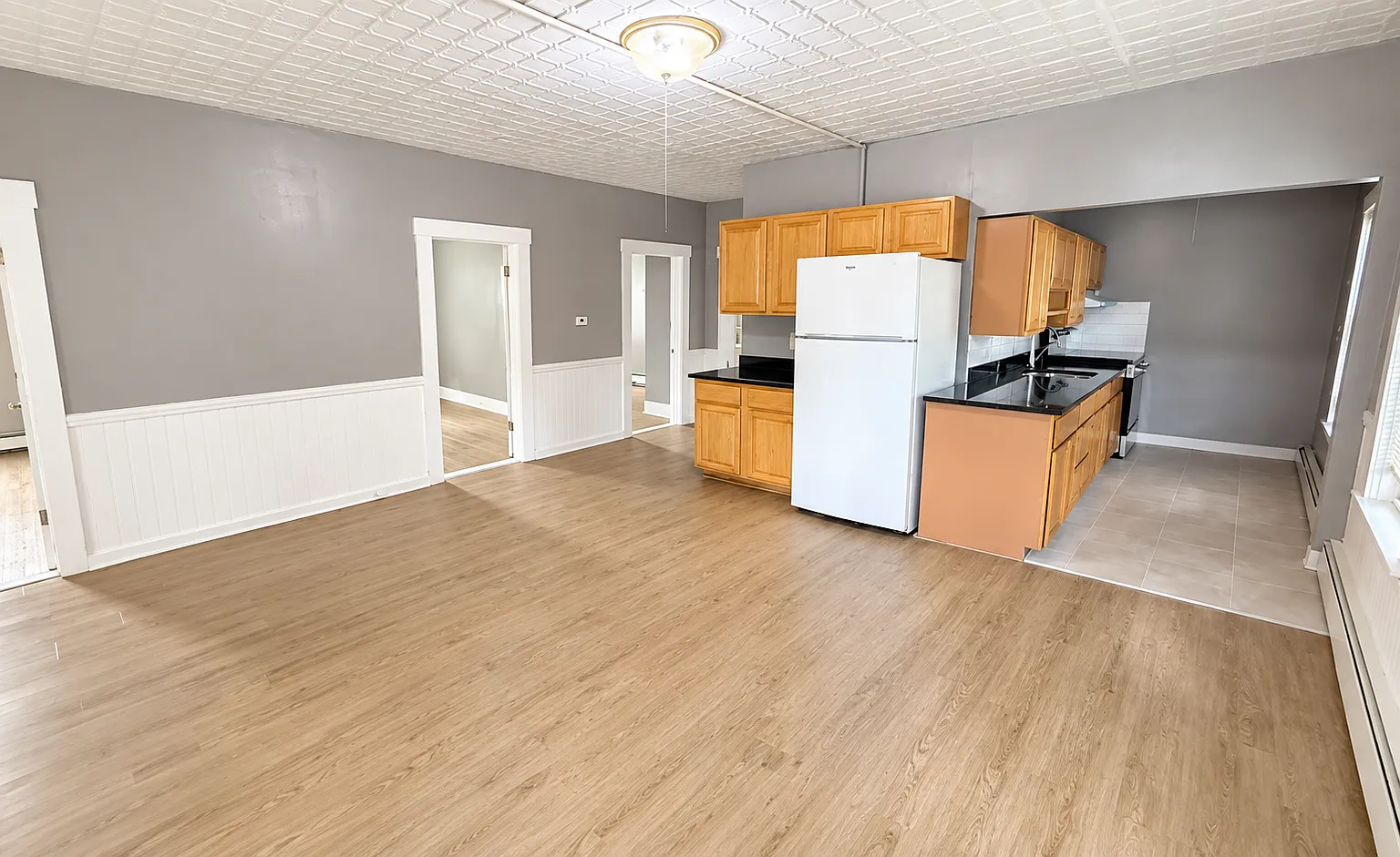 3 bed, 1128 sqft, $2,500 — Photo 4