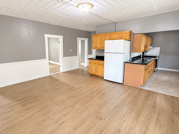 4th image of 130 Broad St APT 2