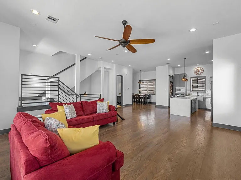 5802 Kansas St — Photo 15