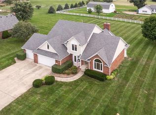 1973 S Fox Cove Blvd, New Palestine, IN 46163