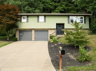 894 Green Dr, Coshocton, OH 43812